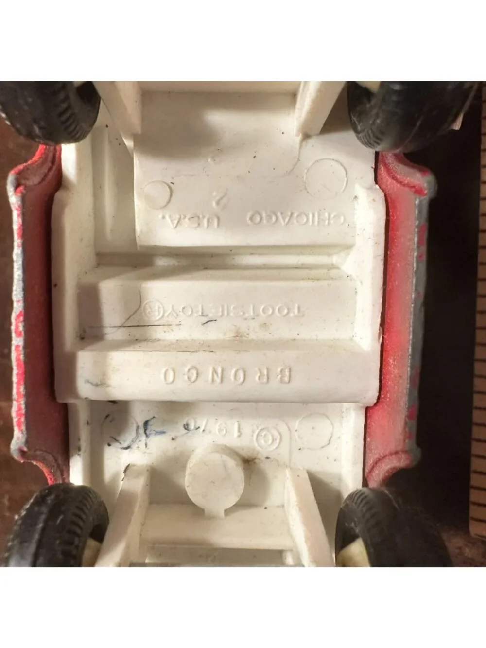 Lot of 5 Vintage TootsieToy Metal & Plastic Die Cast Vehicles